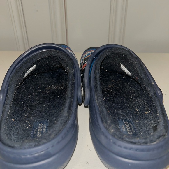 CROCS Blue Slippers with Cozy Winter Design - Picture 3 of 6